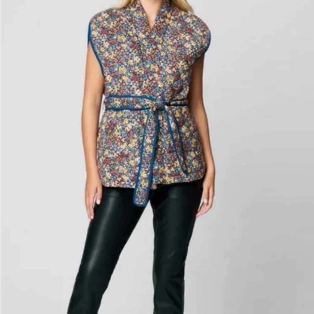 NWT BLANKNYC IN BLOOM FLORAL QUILTED VEST JACKET